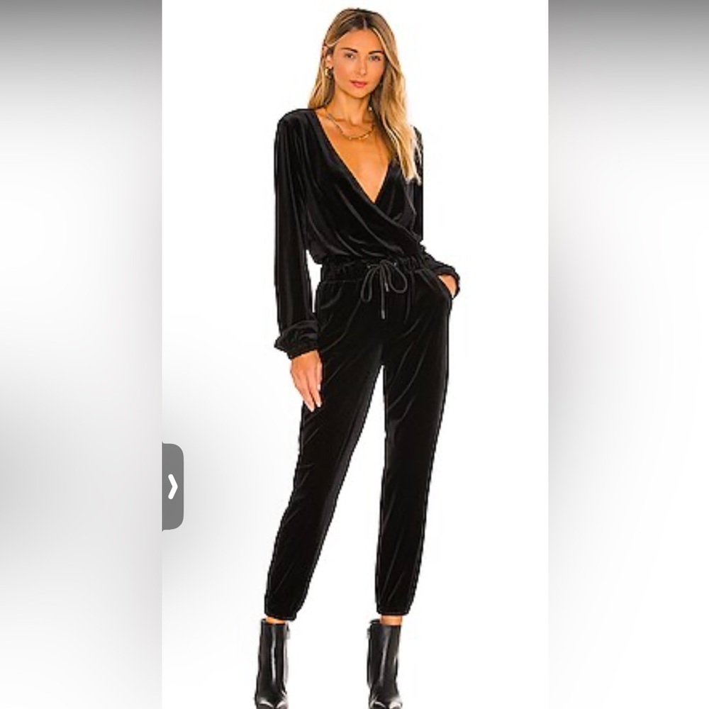 Viper Jumpsuit niphilanthropy
Color: Black Cat